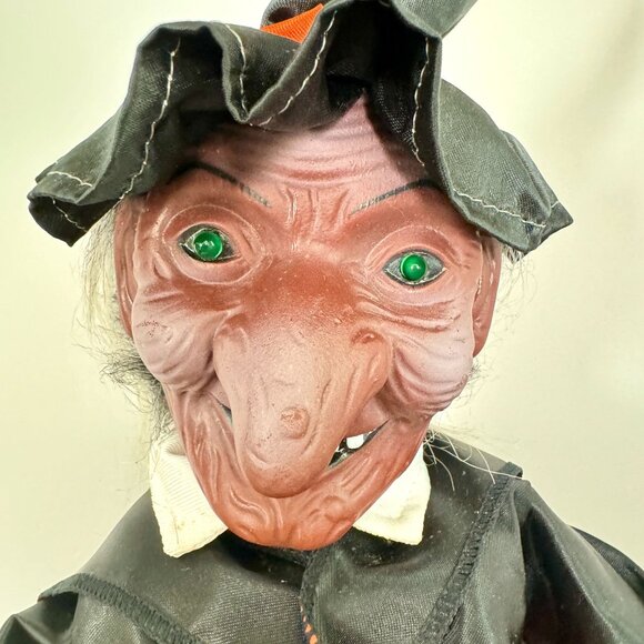 Vintage Animated Scary Halloween Witch 15" Holding Skull Witch Talks Eyes Glow - Picture 2 of 12